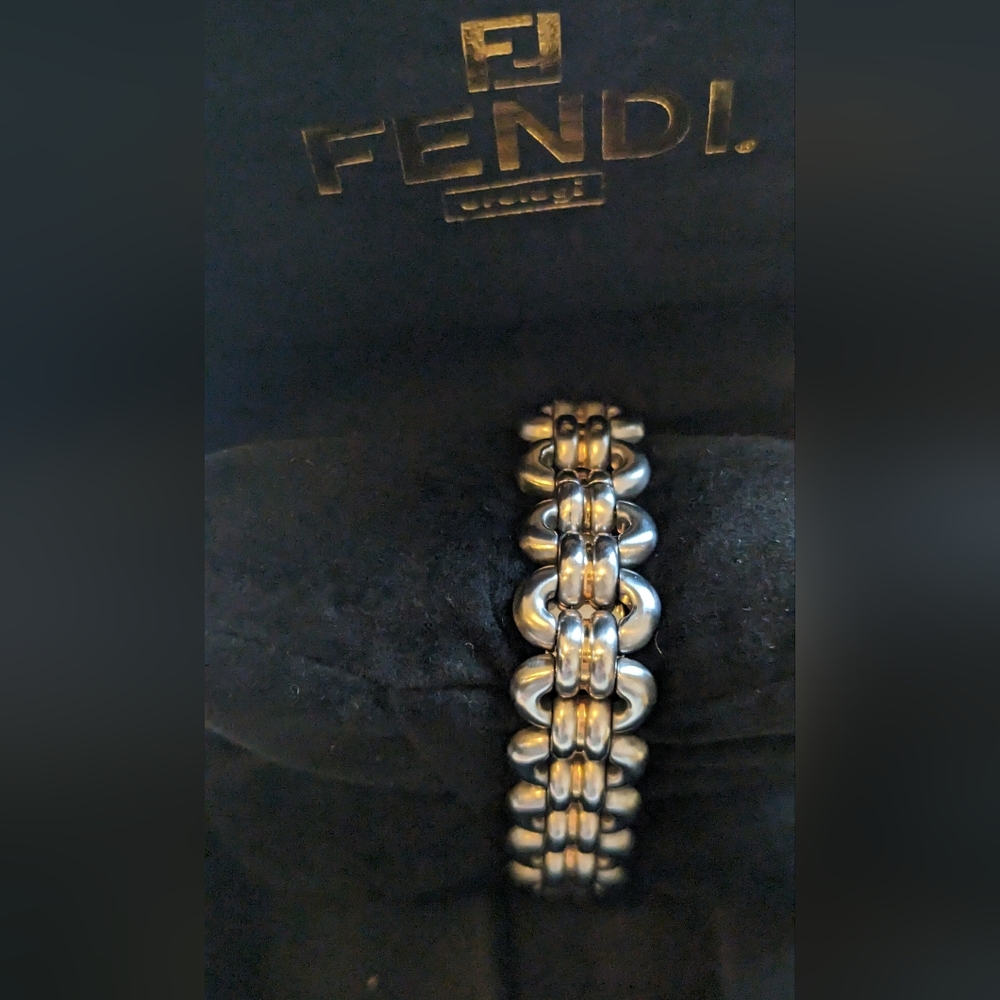 Fendi Vintage Ladies Watch 1800L - Picture 11 of 12